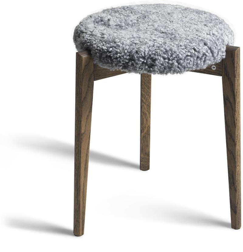 Vinz Taburet i Lysegråt Fåreskind - Elegant Design