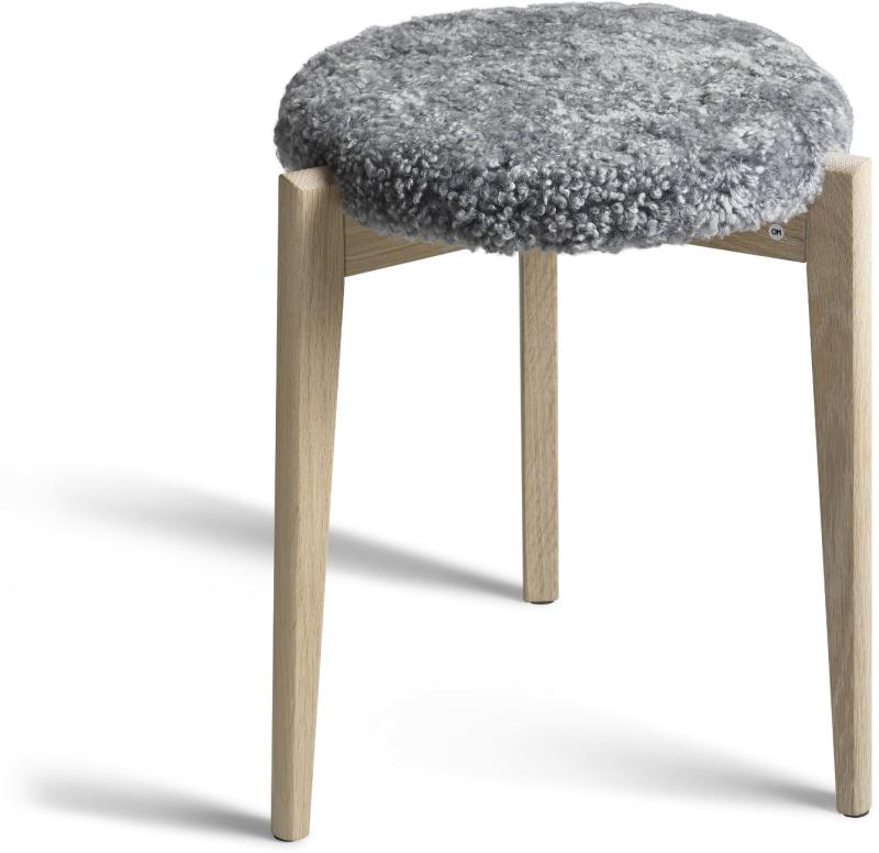 Vinz Taburet i Lysegråt Fåreskind - Elegant Design