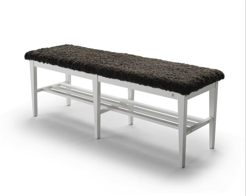Nadja Bænk med Fåreskind og Hvidlak - Elegant Design