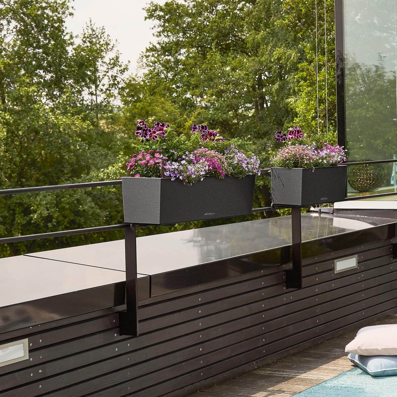Lechuza Balconera Stone Udendørs Krukke Til Blomster Med Selvvandingssystem  Graphite Black 50   19   H19