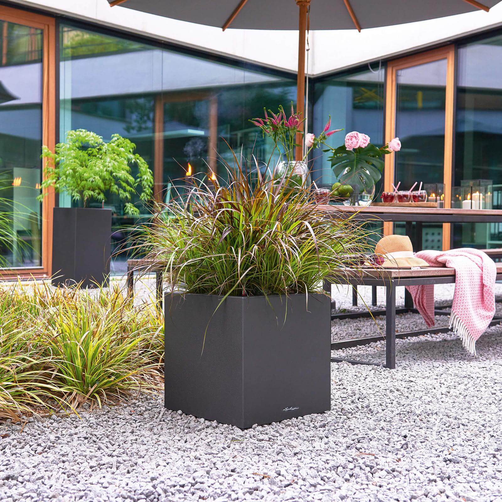 Lechuza Canto Stone Low Udendørs Krukke Til Blomster Med Selvvandingssytem Graphite Black 40   40   H40